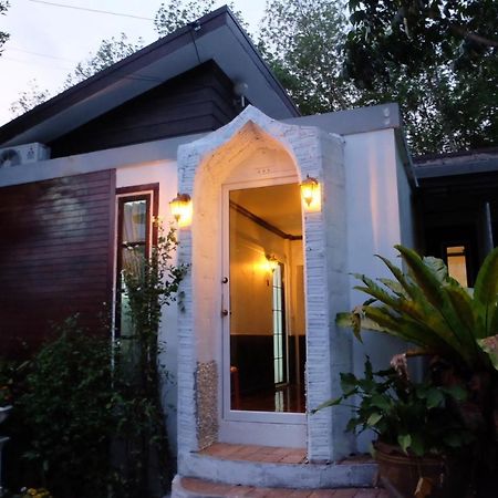 Florentino Hostel Rayong Dış mekan fotoğraf