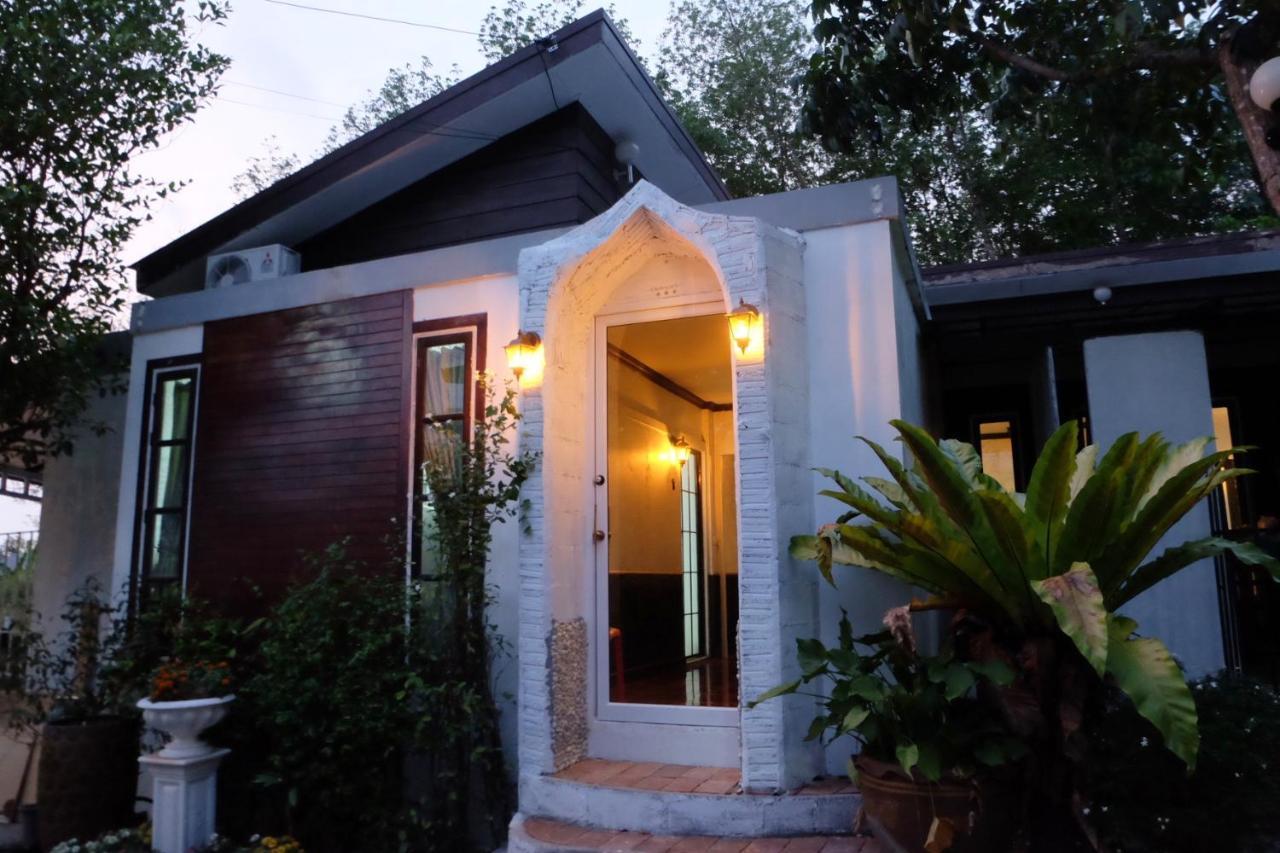 Florentino Hostel Rayong Dış mekan fotoğraf